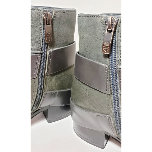 Vince Camuto Gray Booties - Picture 6 of 8